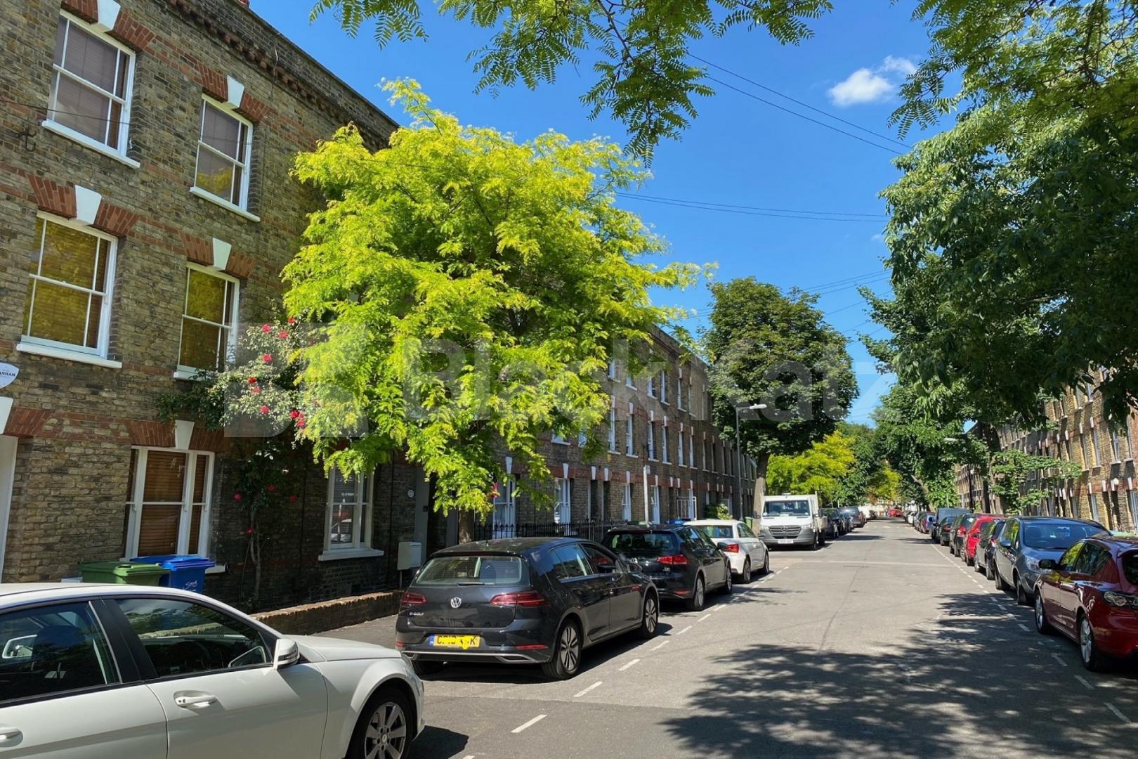 Stylish Georgian town house over three floors, two bathrooms & patio garden   Henshaw Street, Elephant and Castle